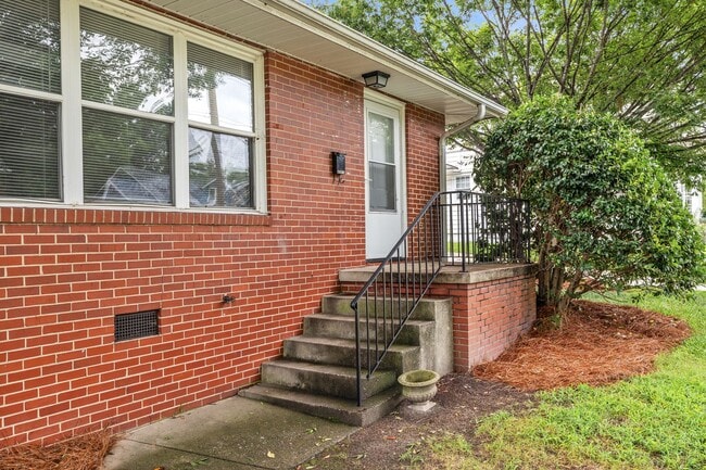 Building Photo - 408 N Mendenhall St