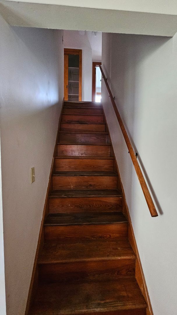 Building Photo - JUST REDUCED!  3 Bedroom Single Family Home
