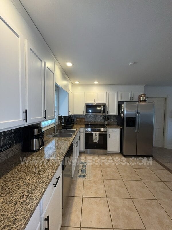 Building Photo - 202 Pondella Dr