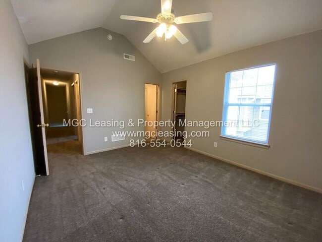 Building Photo - South Garden Townhomes