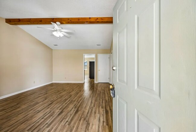 Building Photo - 106 Clarks Bluff Rd