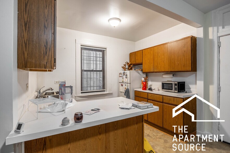 Building Photo - 1627 N Winchester Ave