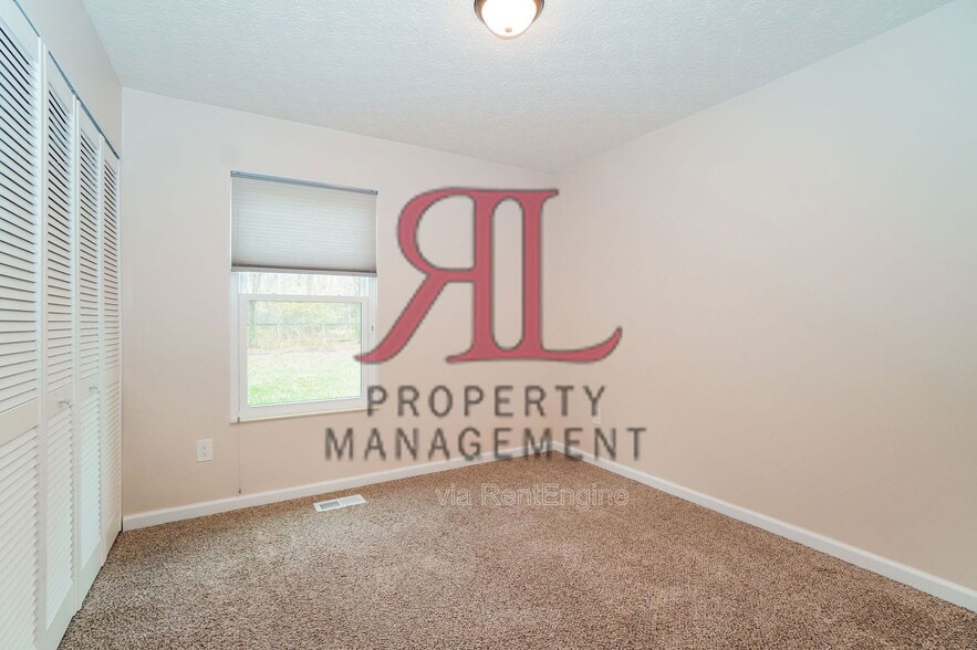 Building Photo - 4800 Coachford Dr