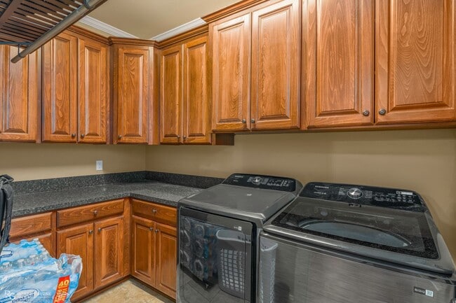 Building Photo - 4425 Ellis Ct