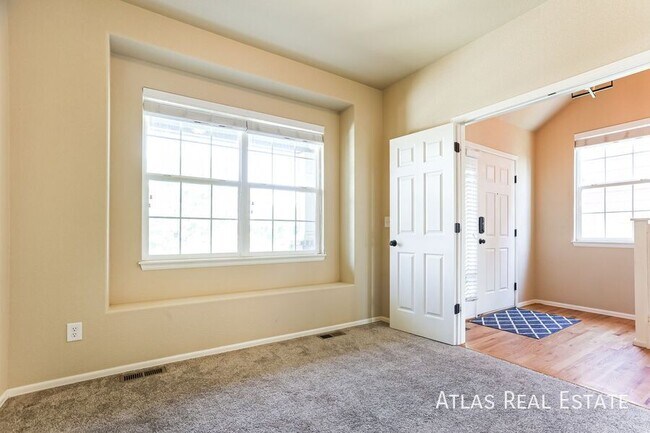 Building Photo - 11060 River Oaks Ln