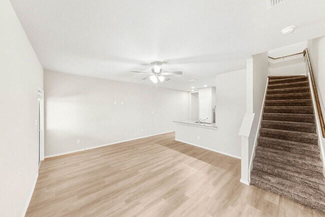 Building Photo - Discover Modern Comfort