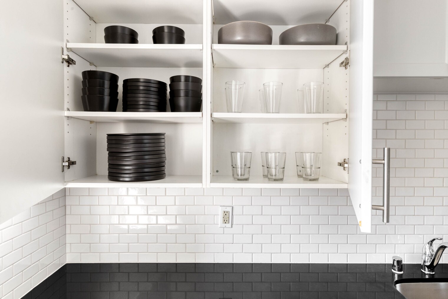 Building Photo - 1561 S Barrington Ave