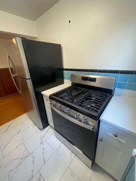 Building Photo - 3941 Millsbrae Ave