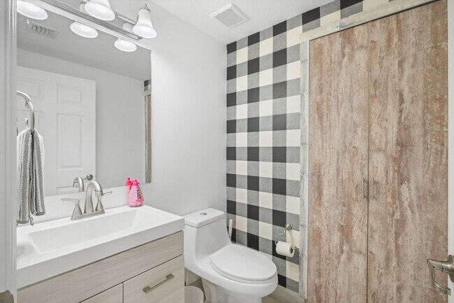 Building Photo - 10016 NW 89th Terrace