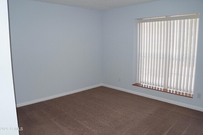 Building Photo - 240 S Laveen Dr