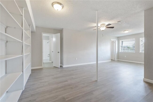 Building Photo - 4806 Pecan Springs Rd