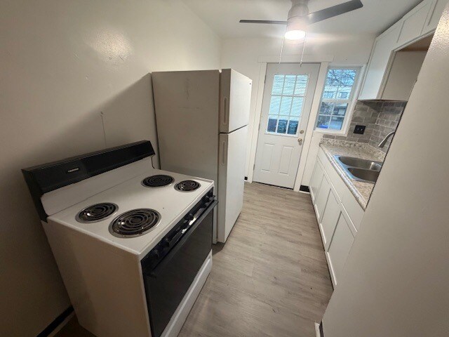 Building Photo - 1465 W 7th Ave