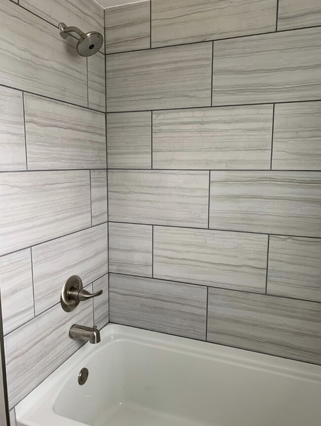 Building Photo - 257 Lovers Ln