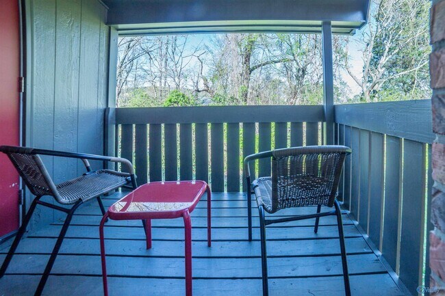 Building Photo - 12332 Chicamauga Trail SE