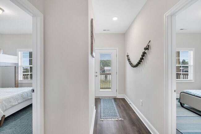 Building Photo - Amazing Rental Coming Soon (Late October-2...