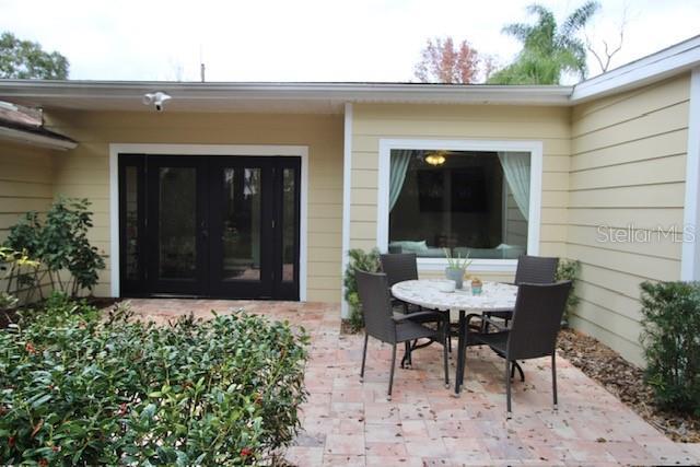 Building Photo - 230 E Esther St