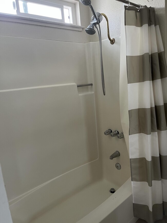 Building Photo - 37859 Essanay Pl