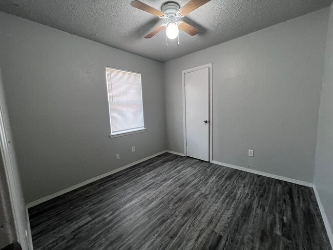 Building Photo - 14456 NE 4th St