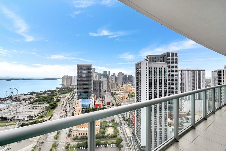 Building Photo - 888 Biscayne Blvd
