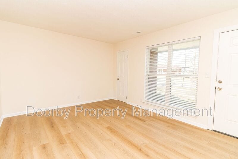 Building Photo - 4716 Tomahawk Trail