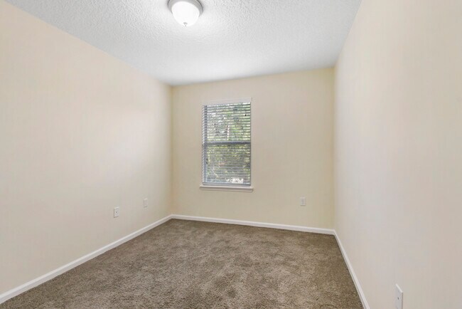 Building Photo - 266 Moultrie Village Ln