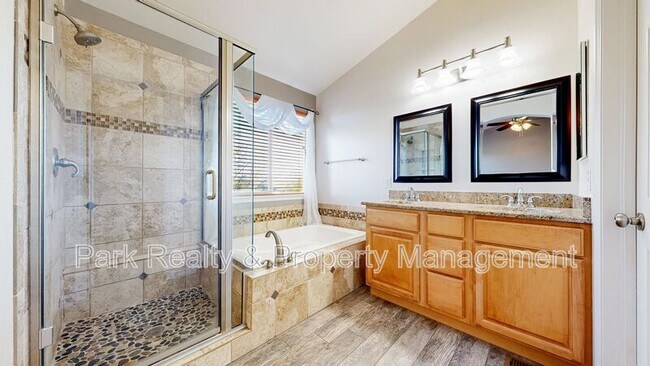 Building Photo - 8596 Bluegrass Cir