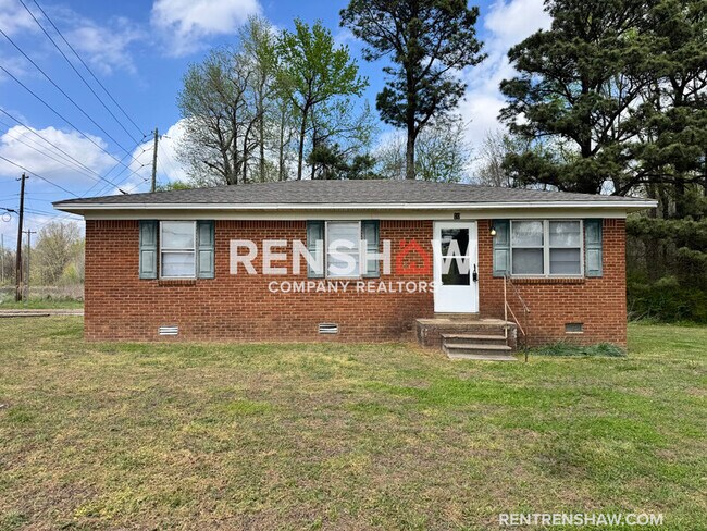 Building Photo - 10 Navy Dr