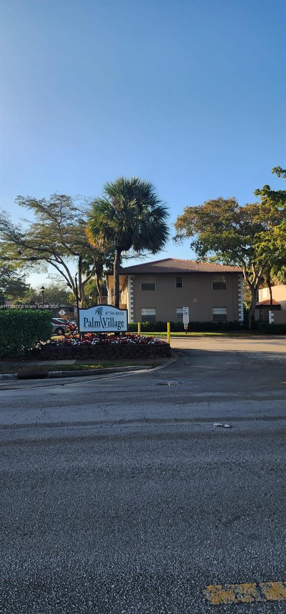Building Photo - 8750 Royal Palm Blvd