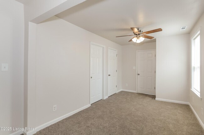 Building Photo - 5130 Fay Ave