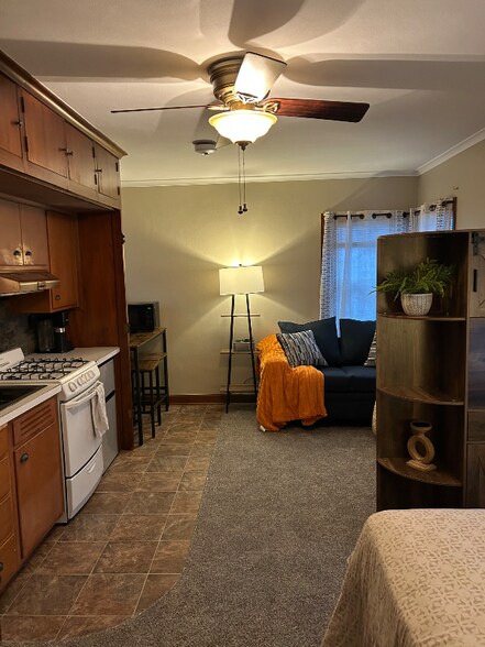 Building Photo - 320 W Hayes St