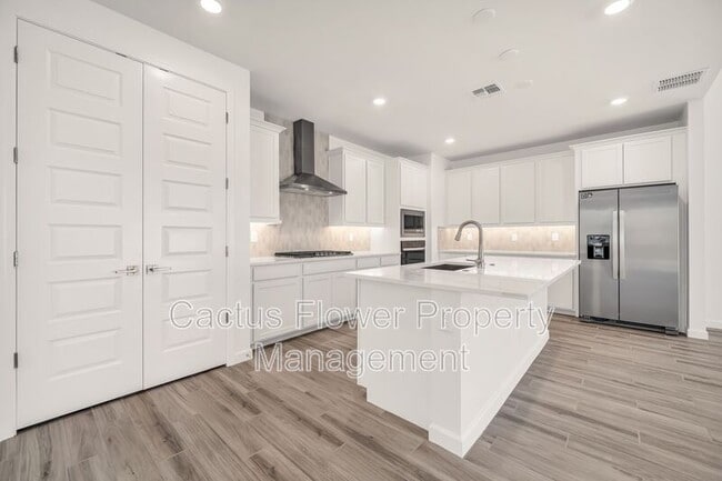 Building Photo - 6946 W Buckhorn Trail