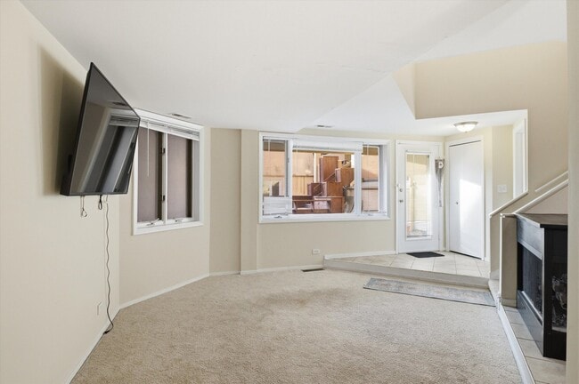 Building Photo - 6337 Roosevelt Rd