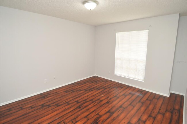 Building Photo - 8605 Mallard Reserve Dr