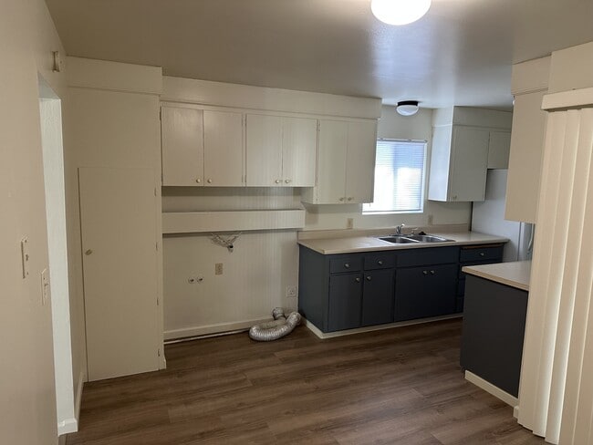 Building Photo - 663 Cordelia Dr