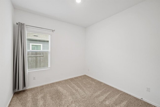 Building Photo - 504 Blanco Vista