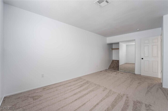 Building Photo - 1133 Willow Tree Dr