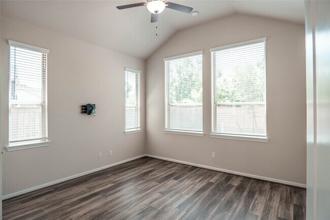 Building Photo - 16119 Northern Cardinal Ln