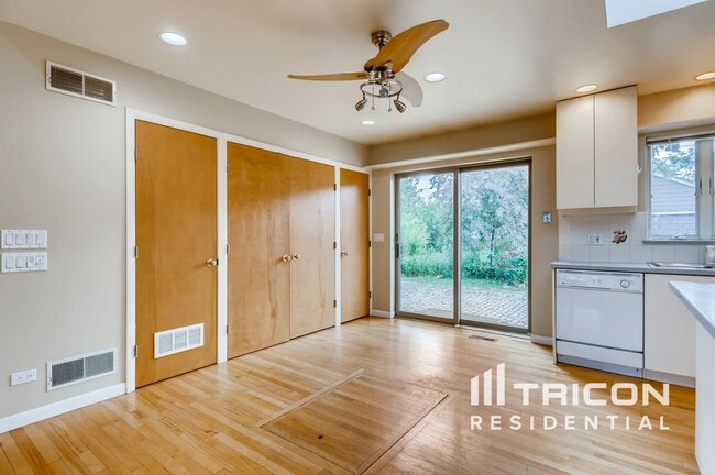 Building Photo - 2629 Fontana Dr