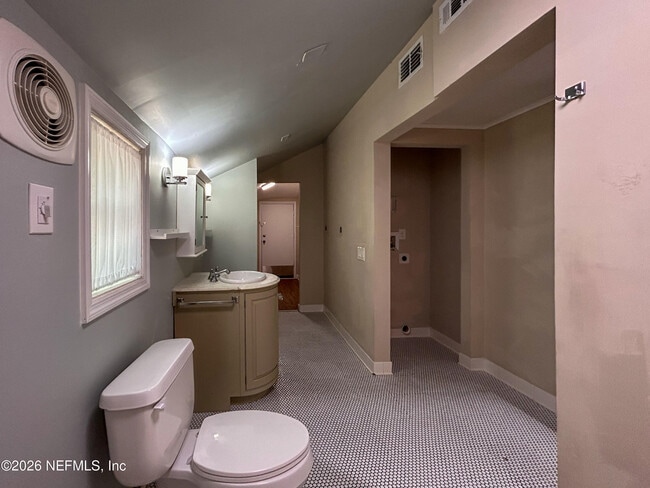 Building Photo - 3944 Boone Park Ave