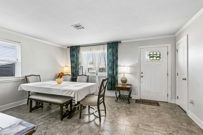 Building Photo - 8844 Fulton St