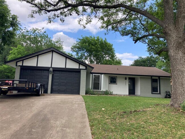 Building Photo - 3503 Roanoke Dr