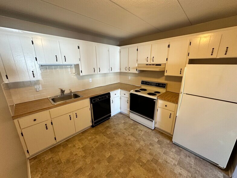 Building Photo - 43-51-51 Albion St