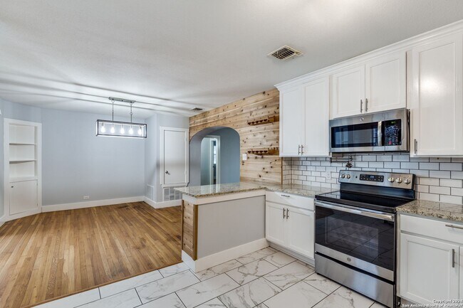 Building Photo - 223 Kayton Ave