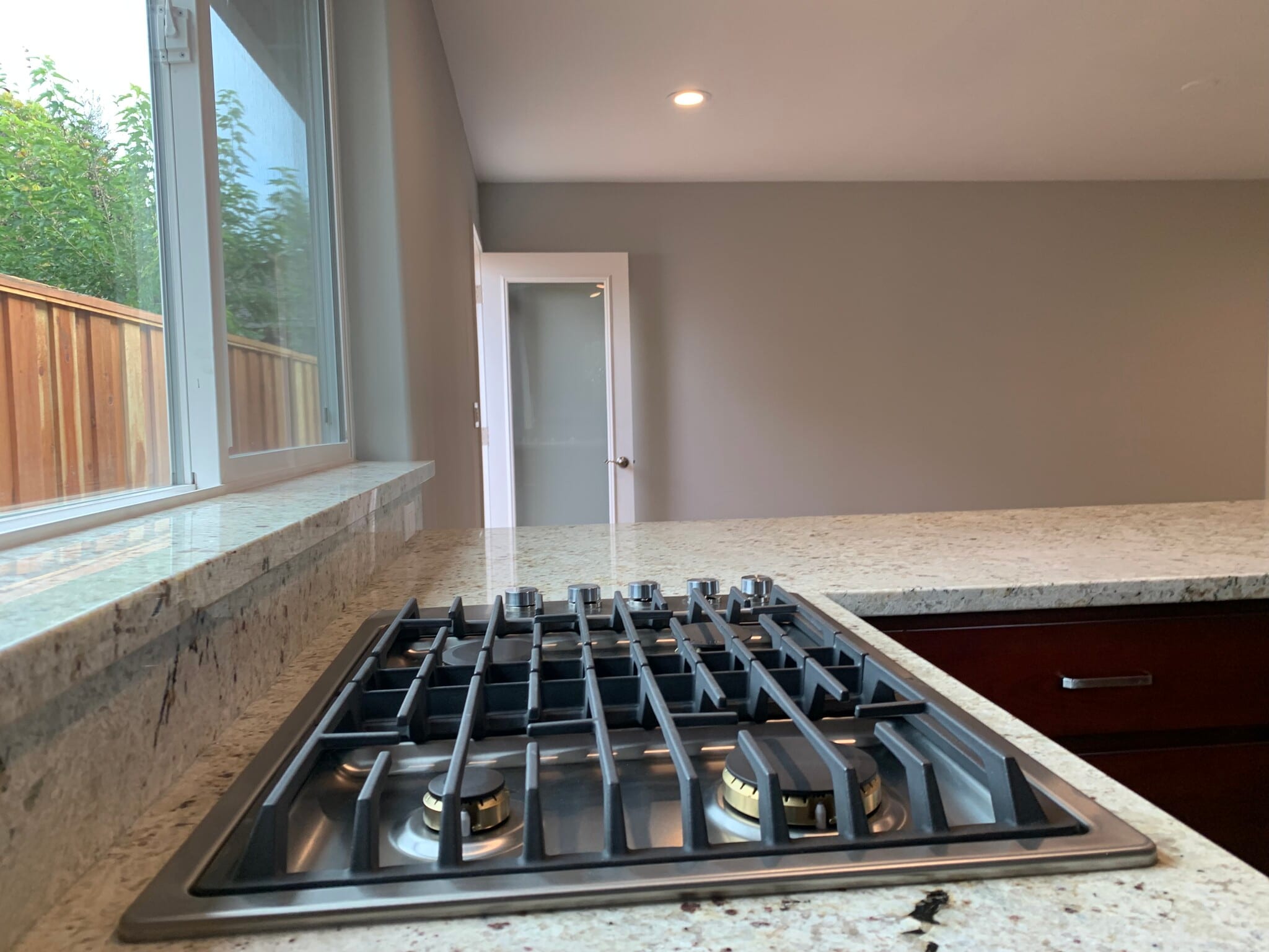 Building Photo - 463 Rosewood Ave