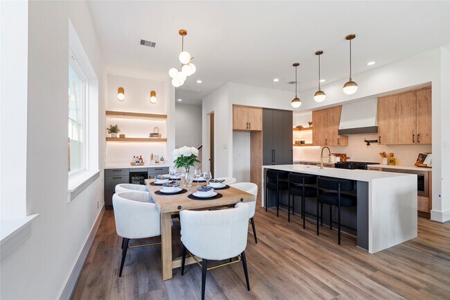 Building Photo - 4218 Nichols St