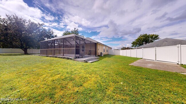 Building Photo - 13290 Pacemaker Dr