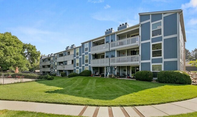 Building Photo - Spacious Centennial Condo