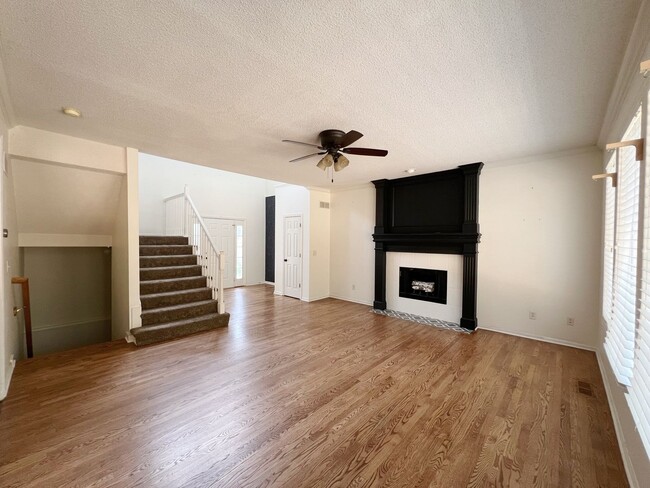 Building Photo - COMING SOON: Charming 3-Bedroom Home with ...
