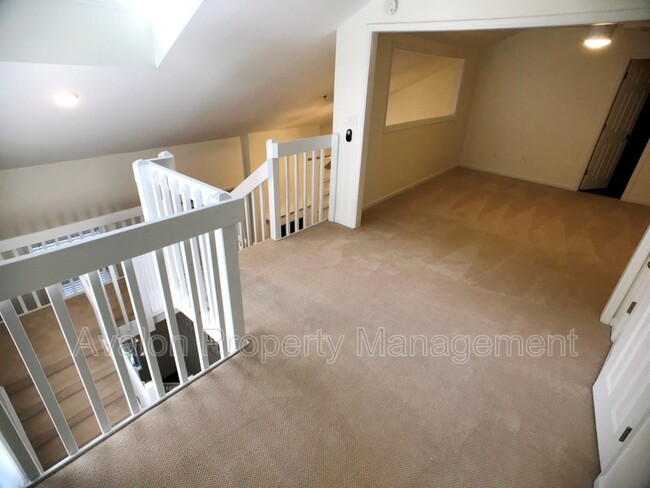 Building Photo - 1104 Riverview Dr