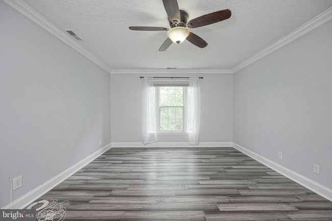 Building Photo - 84 Eldon Way
